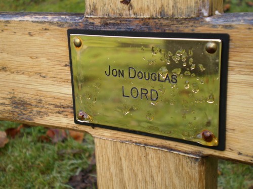 Jon Lord's grave; photo Gareth thomas, http://www.findagrave.com/cgi-bin/fg.cgi?page=pv&GRid=93706897&PIpi=72129936