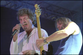 deeppurple_liveinSingapore2002