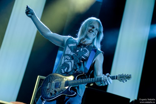 Steve Morse, Moscow, Nov 6 2013; photo © Evgeny Stukalin www.stukalin.ru